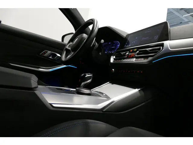 BMW 3 Serie 330e xDrive M Sport 2021 Hybride Benzine 31