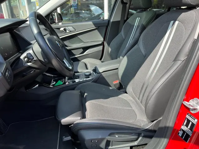 BMW 1 Serie 118i Executive Edition 2020 Benzine