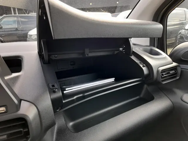 Peugeot Partner 1.5 BlueHDi 100 S&S L2 2023 Diesel 29