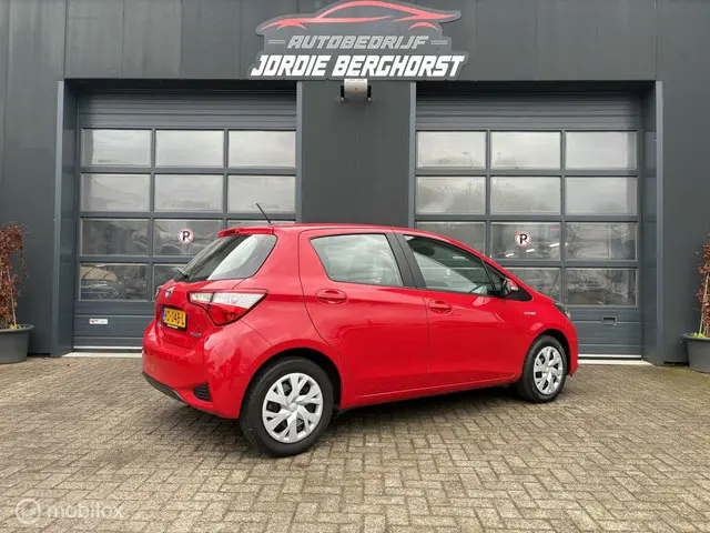 Toyota Yaris 1.5 Hybrid Aspiration 2017 Hybride Benzine 4
