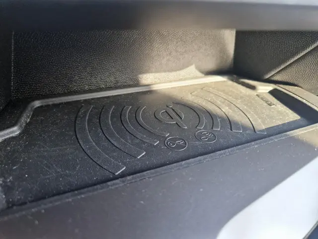 Peugeot 408 1.6 HYbrid GT 180 EAT8 2024 Hybride Benzine 24