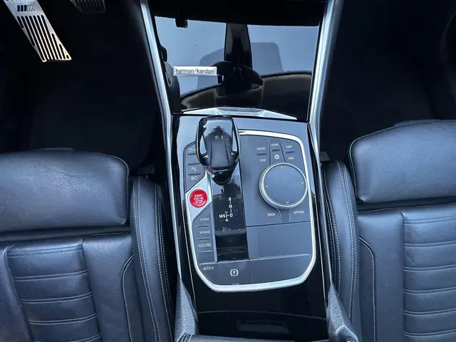 BMW 3 Serie 330e Sport Edition 2019 Hybride Benzine 5