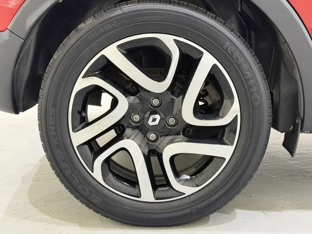 Renault Captur 0.9 TCe Helly Hansen NAP 2015 Benzine 23