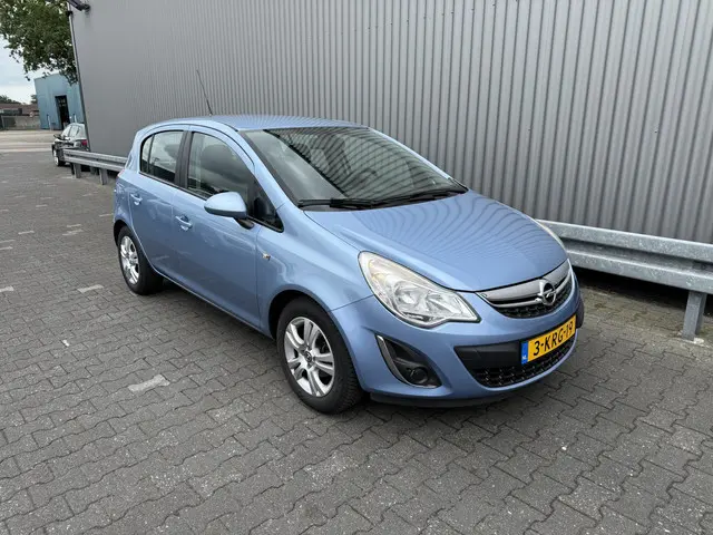 Opel Corsa 1.2-16V Berlin 2013 Benzine 20