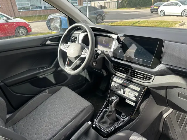 Volkswagen T-Cross 2