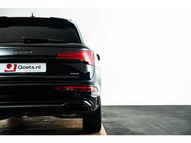 Audi Q5 55 TFSI e S edition 2023 Hybride Benzine 21