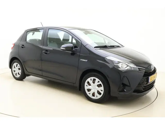 Toyota Yaris 1.5 Hybrid Aspiration 2018 Hybride Benzine 8