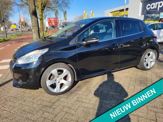 Peugeot 208 1.2 VTi Allure 2013 Benzine 2