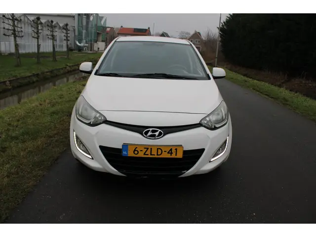 Hyundai i20 1.2i i-Motion 5 Drs met Airco 2013 Benzine 4