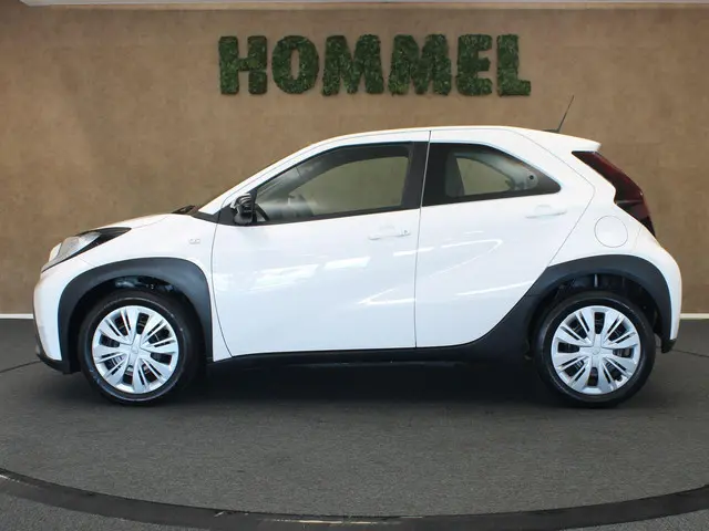 Toyota Aygo X 1.0 VVT-i MT Play 2024 Benzine 9
