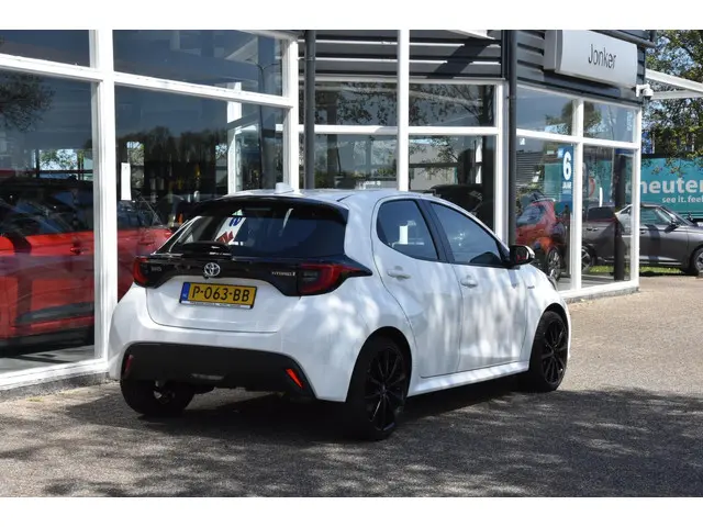 Toyota Yaris 1.5 Hybrid automaat 2022 Hybride Benzine 17