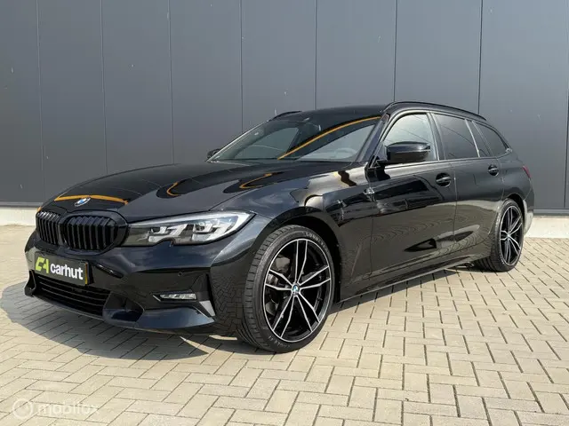 BMW 3 Serie Touring 320i Executive Edition 2020 Benzine 6