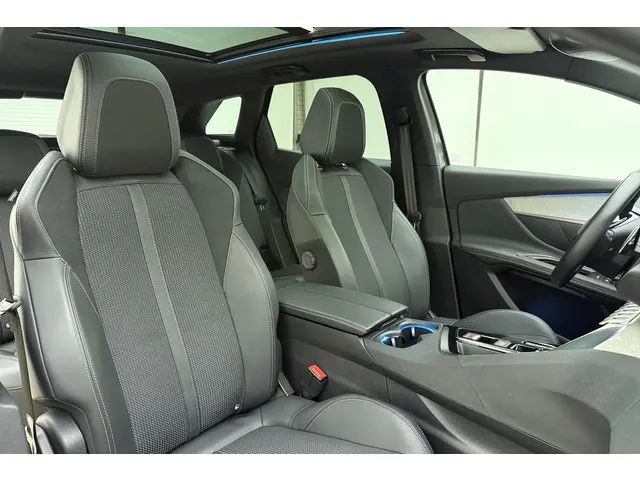 Peugeot 3008 1.6 HYbrid4 300pk GT 2023 Hybride Benzine 13