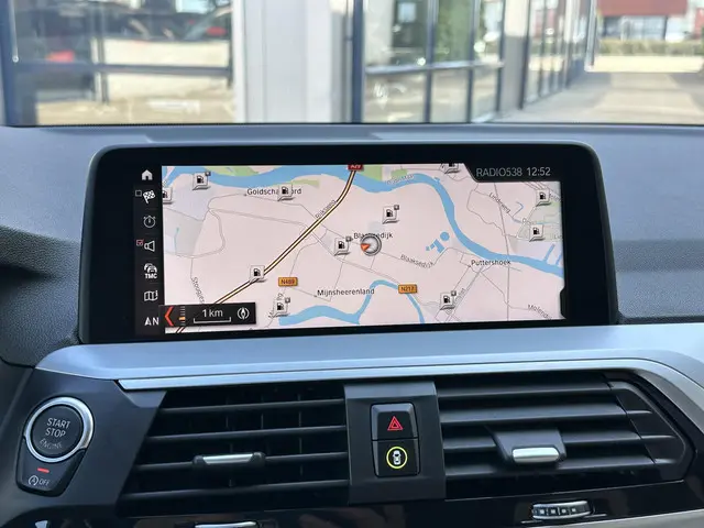 BMW X3 xDrive20i High Executive 2018 Benzine 27