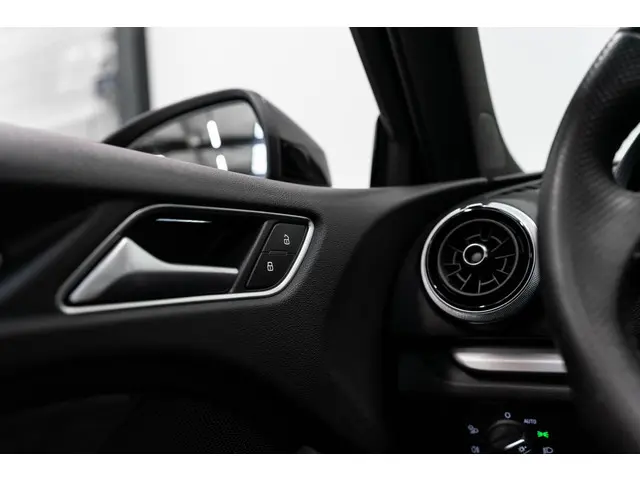 Audi S3 2.0 TFSI S3 quattro Pano B&O Camera 2017 Benzine 40