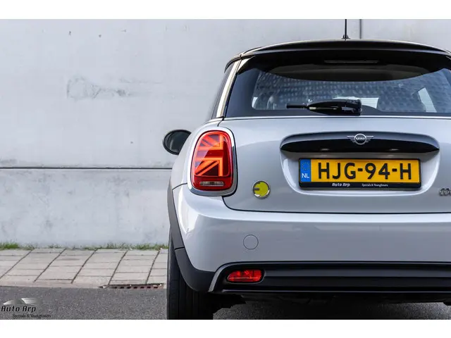 MINI Electric Mini MINI Electric 33 kWh 2022 Elektrisch 17