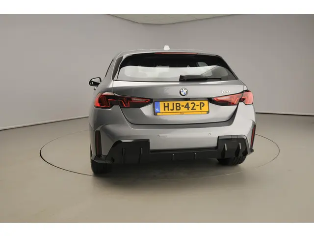 BMW 1 Serie 5-deurs 120 2025 Benzine 3
