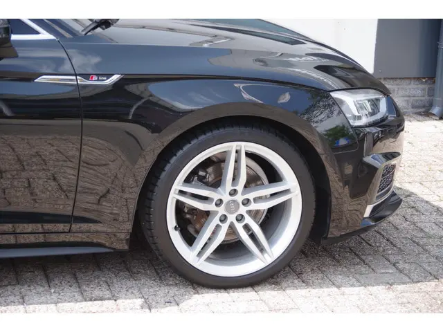 Audi A5 Coupé 2.0 TFSI ultra Launch Edition 2017 Benzine 30