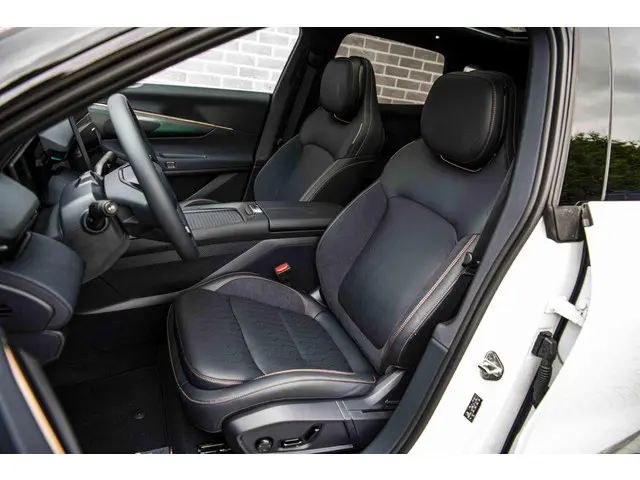 Lynk & Co 08 1.5 More 2026 Hybride Benzine 6