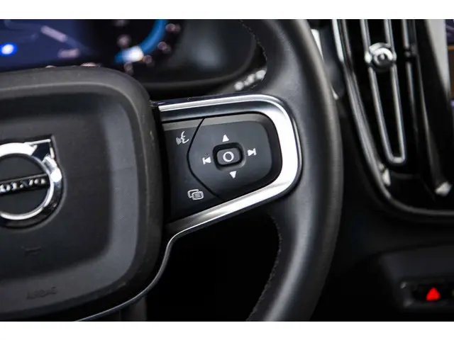 Volvo XC40 2.0 B4 Plus Dark 2025 Benzine 27