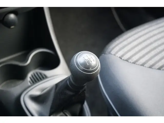 Peugeot 107 1.0 2013 Benzine 22