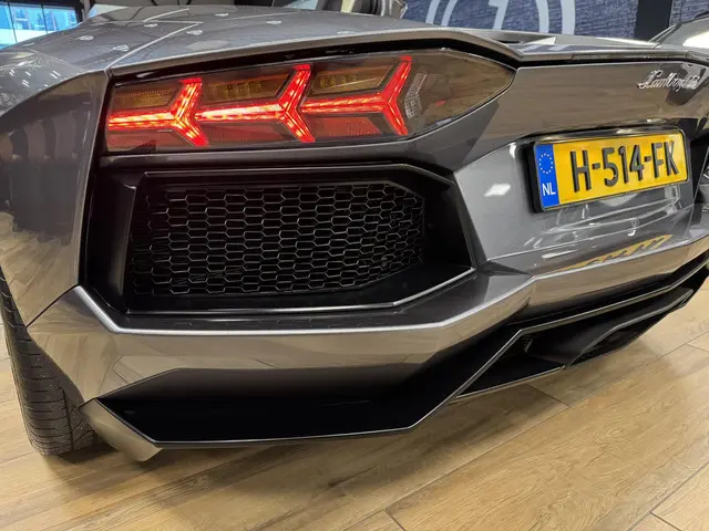 Lamborghini Aventador 6.5 V12 LP700-4 2013 Benzine 16