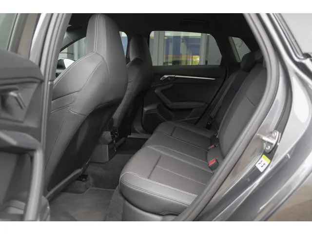 Audi A3 Sportback 30 TFSI 110pk S-line 2023 Benzine 11