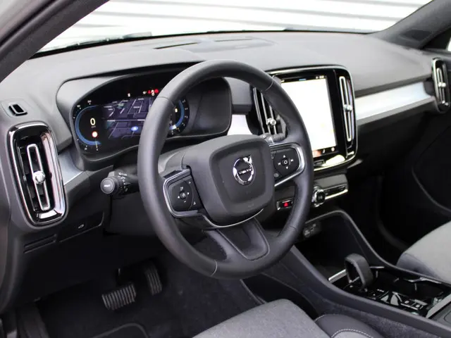 Volvo XC40 2.0 B4 Plus Dark 2024 Benzine 10