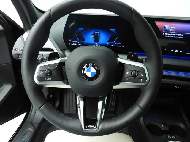 BMW 1 Serie 120 2025 Benzine 11