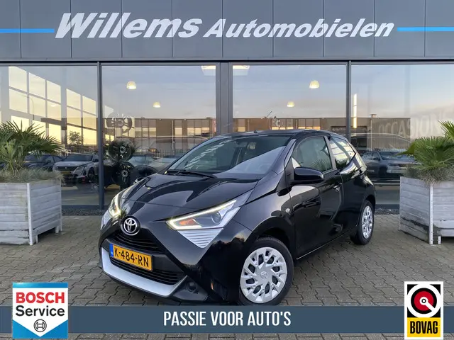 Toyota Aygo 1.0 VVT-i x-play 2021 Benzine