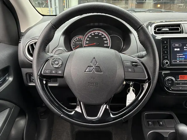 Mitsubishi Space Star 1.2 Dynamic 2024 Benzine 19