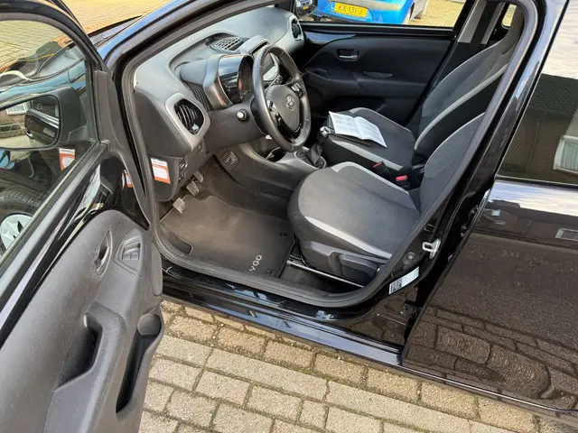 Toyota Aygo 1.0 VVT-i x-play 2021 Benzine 5