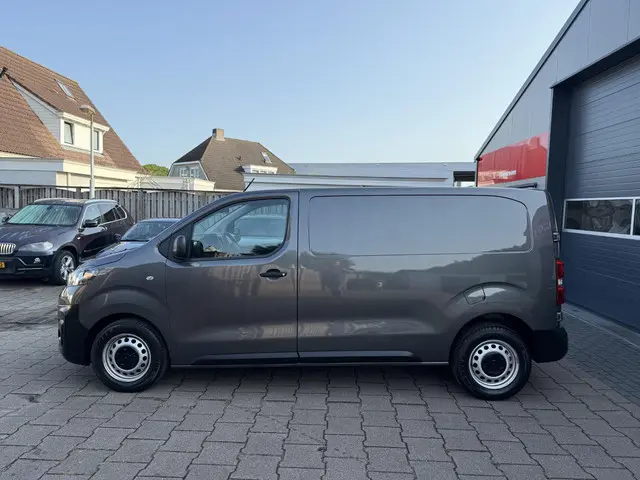 Opel Vivaro 2.0 CDTI L2H1 Selection 2021 Diesel 4