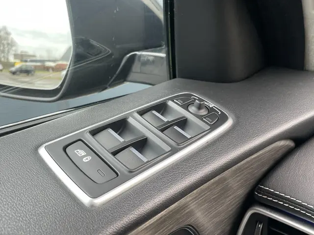 Jaguar F-PACE 30T Portfolio R-Sport AWD 2018 Benzine 9