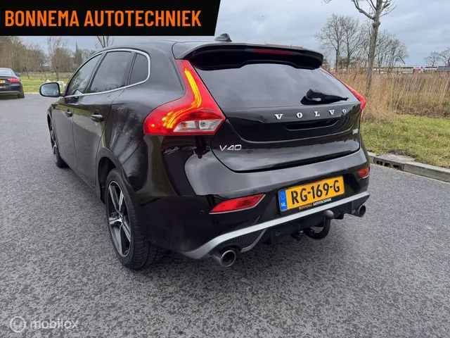 Volvo V40 2.0 T4 R-Design Pano Camera 2017 Benzine 7