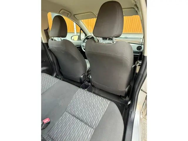 Toyota Yaris 1.0 Vvt-i 5-DRS 2014 Grijs 2014 Benzine 11