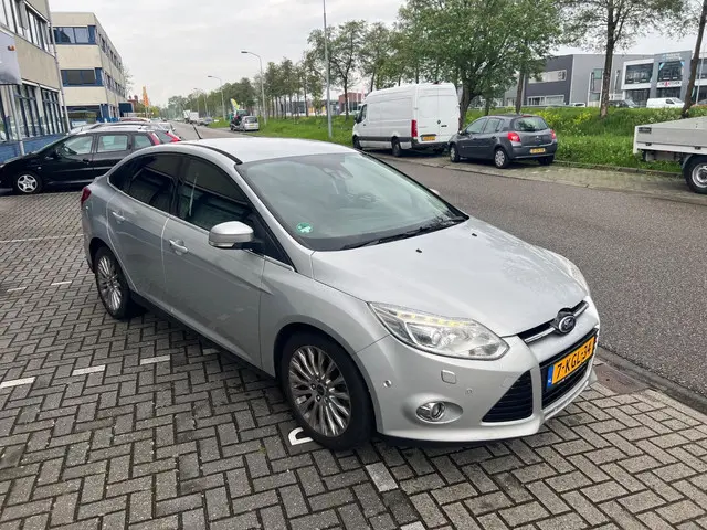 Ford Focus 1.0 EcoBoost Titanium 2013 Benzine 4