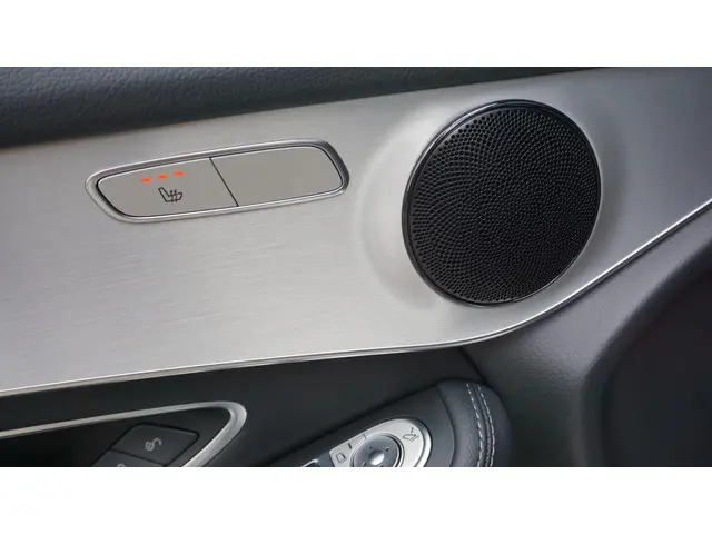 Mercedes-Benz GLC Coupé 300 245pk 4MATIC 2017 Benzine 33