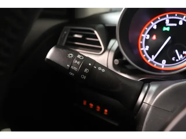 Suzuki Swift 1.0 Stijl Smart Hybrid 2018 Benzine 22