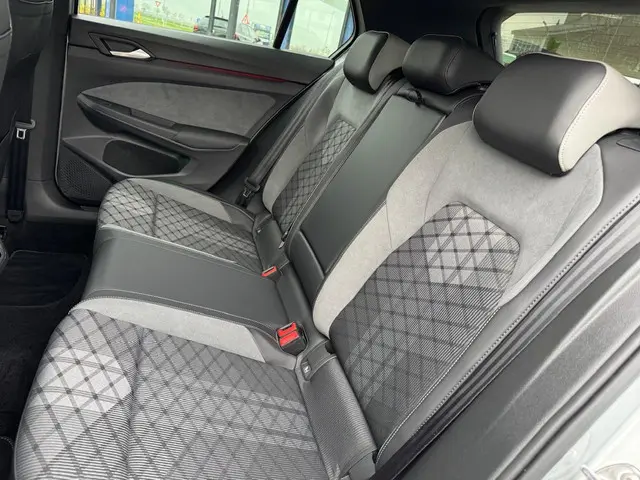 Volkswagen Golf 1.5 eTSI R-Line 2022 Benzine 46