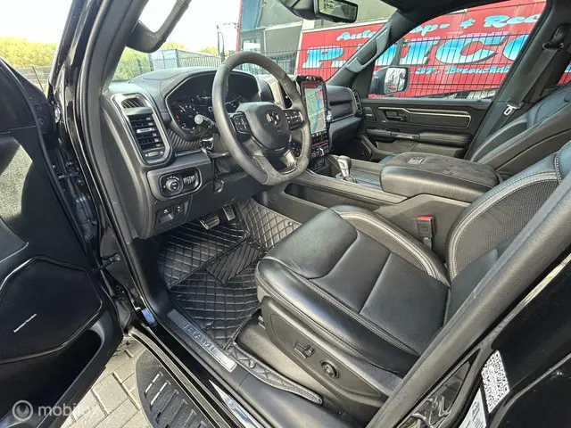 Dodge Ram 1500 4X4 6.2 V8 4x4 Crew Cab TRX 2024 LPG/Gas 18