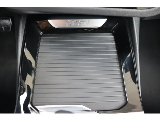 BMW X3 xDrive20i High Executive 2019 Benzine 26