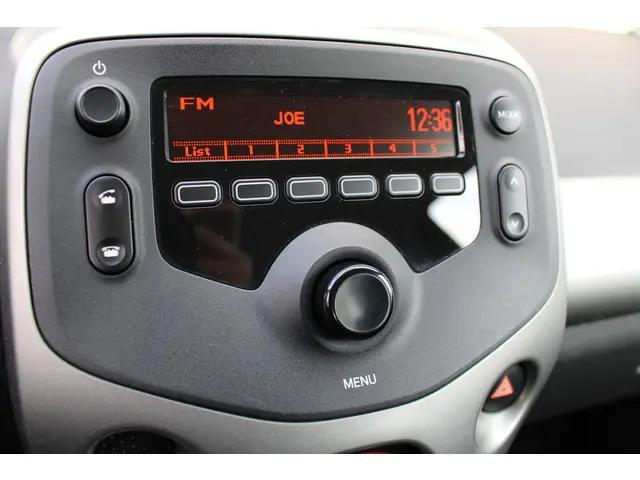 Peugeot 108 1.0 e-VTi Active 2016 Benzine 10