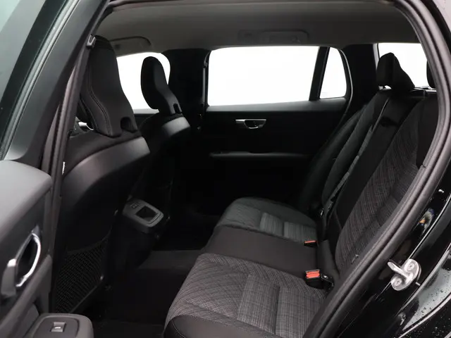 Volvo V60 B4 197PK Essential Edition 2025 Benzine 6