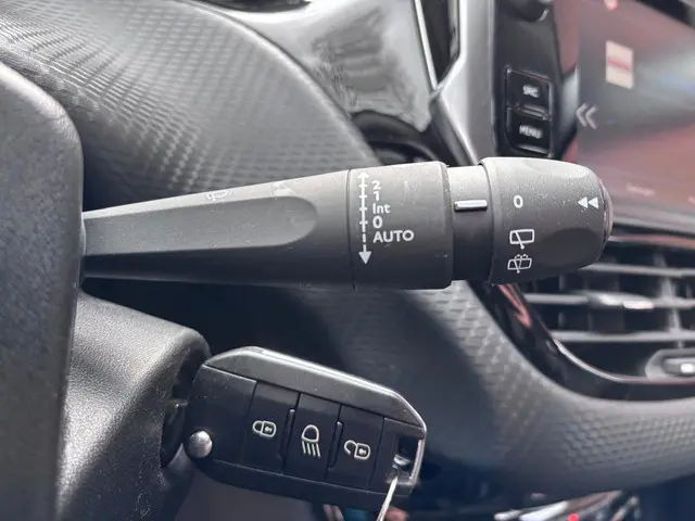 Peugeot 2008 1.2 PureTech Allure 2018 Benzine 31