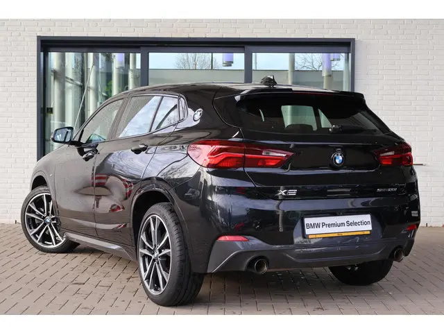 BMW X2 sDrive20i High Executive 2021 Benzine 2