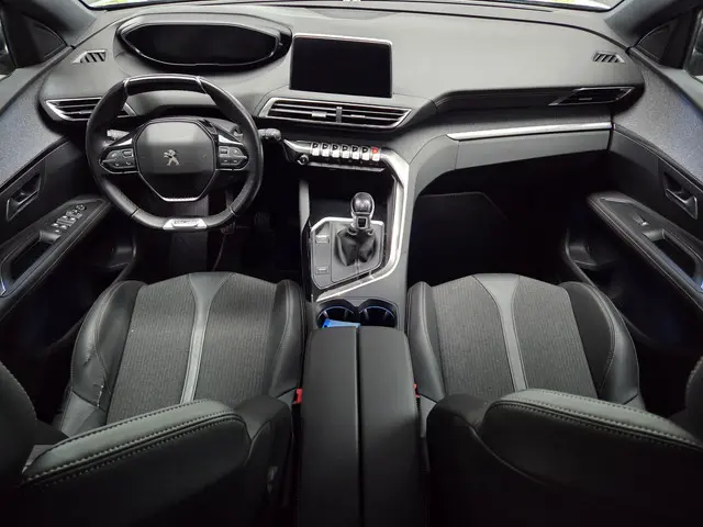 Peugeot 3008 1.2 PureTech GT Line 2020 Benzine 15