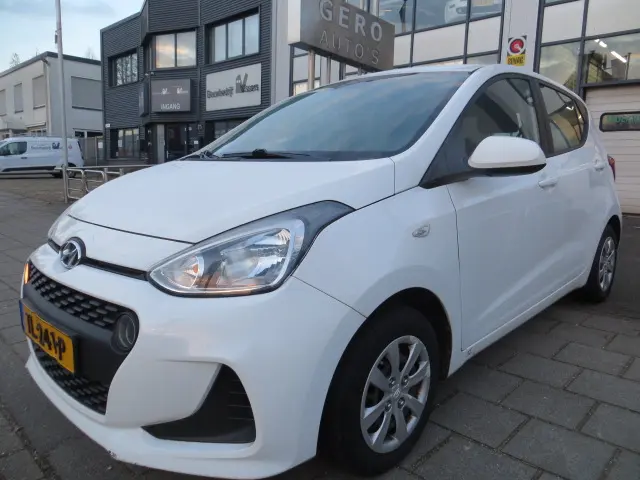 Hyundai i10 1.0i Comfort rijdbare schade !!! 2018 Benzine