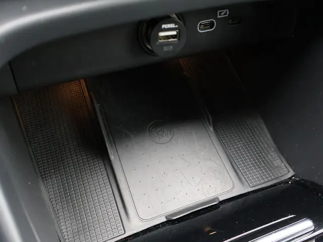 Volvo XC40 B3 Plus Dark 2023 Benzine 30