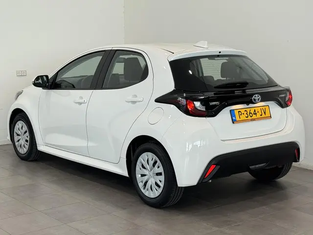 Toyota Yaris 1.5 Hybrid Active 2022 Hybride Benzine 4